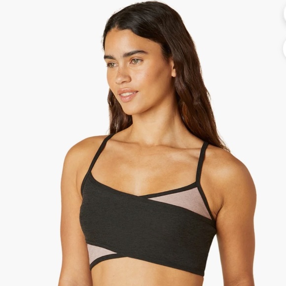 Beyond Yoga Crossover Front Bra Top - Picture 1 of 4